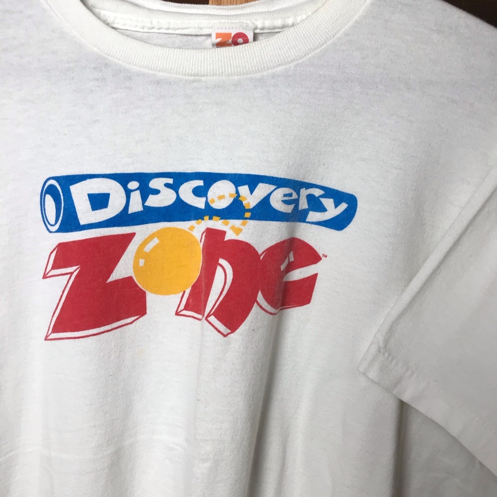 💥💥SOLD💥💥90s Discovery Zone T shirt
